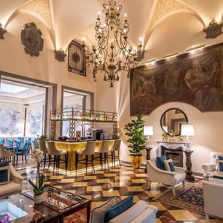 Golden Tower Hotel & Spa Florencia Exterior foto The lobby of the hotel