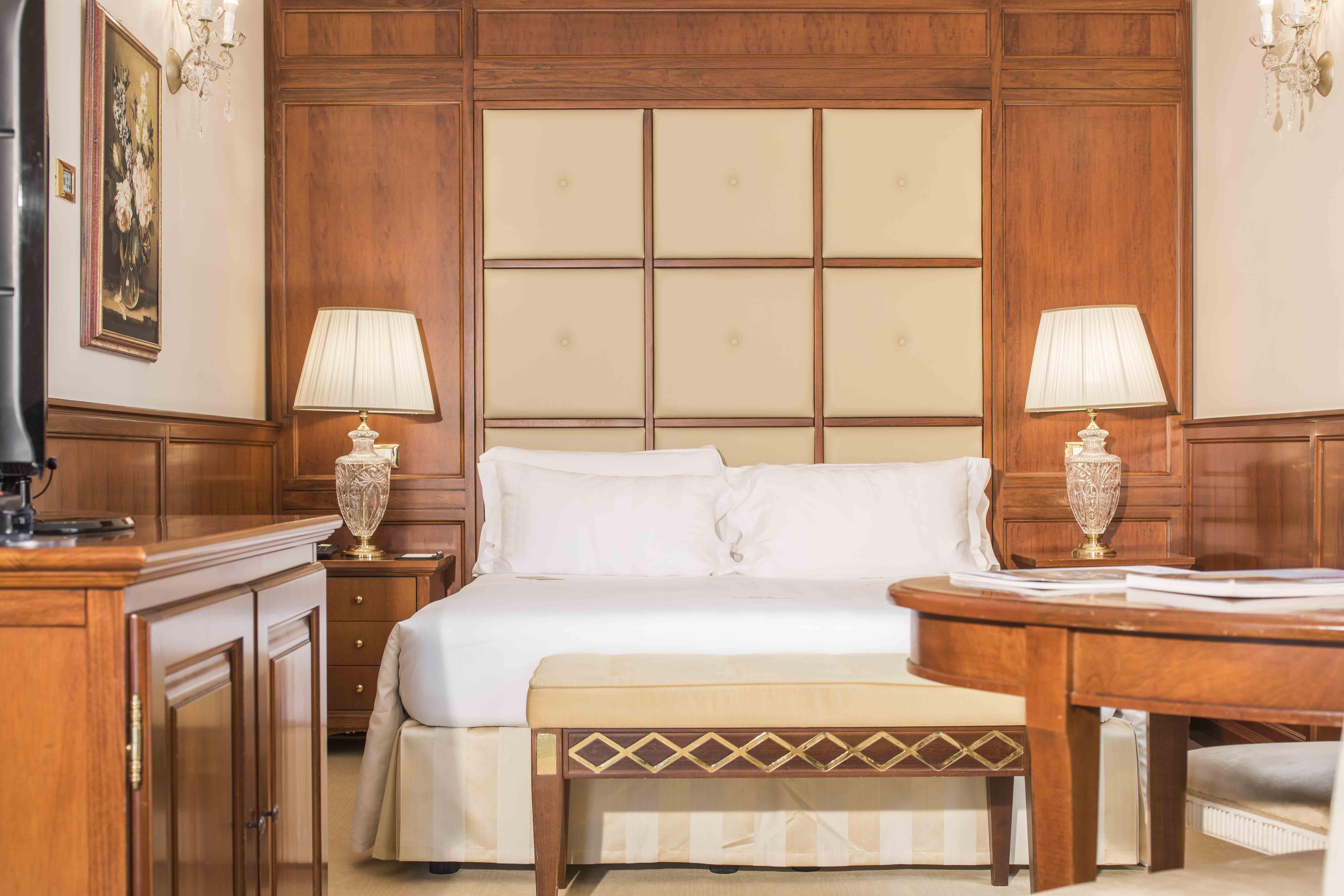 Golden Tower Hotel & Spa Florencia Exterior foto A bedroom at the hotel
