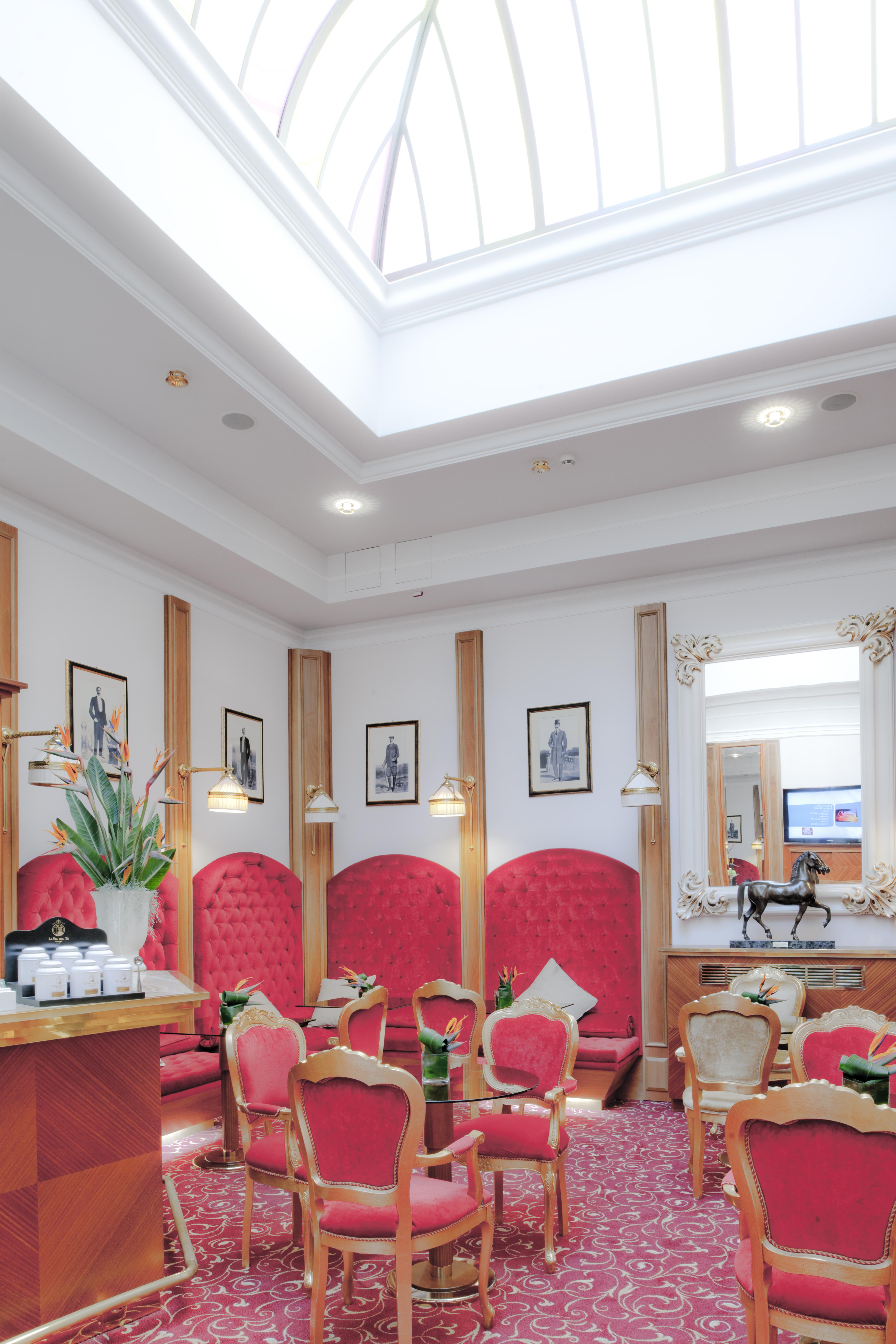 Golden Tower Hotel & Spa Florencia Exterior foto The interior of the hotel