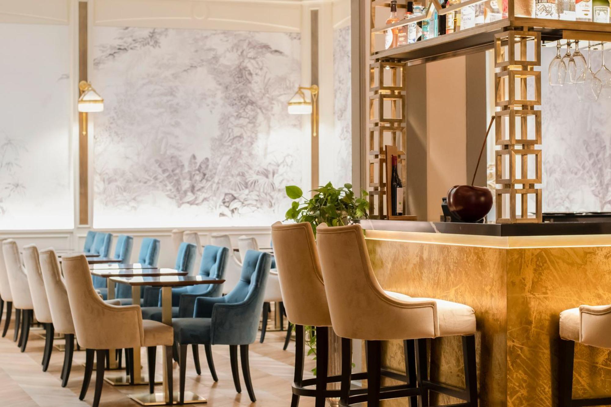 Golden Tower Hotel & Spa Florencia Exterior foto The Bar at The Ivy Temple Row